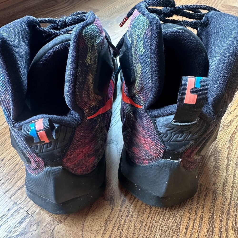 Men's Nike Labron 13 Akronite size 8.5 - Picture 3 of 6